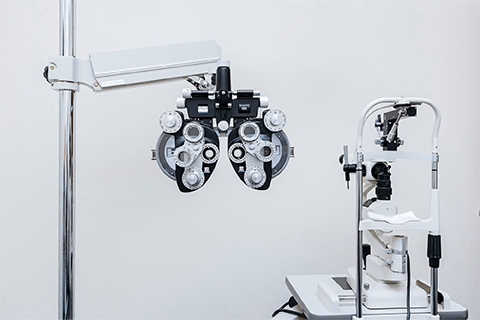 視力検査機器