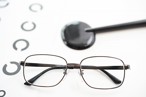 メガネと視力検査