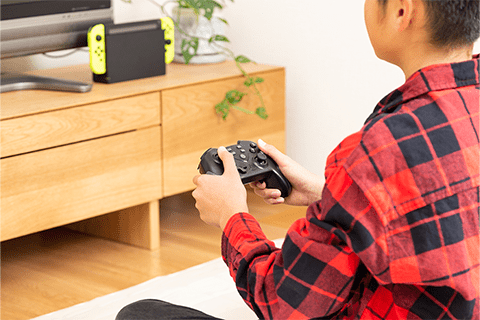 ゲームをしているこども