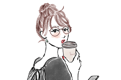 丸メガネを使用している女性のイメージ