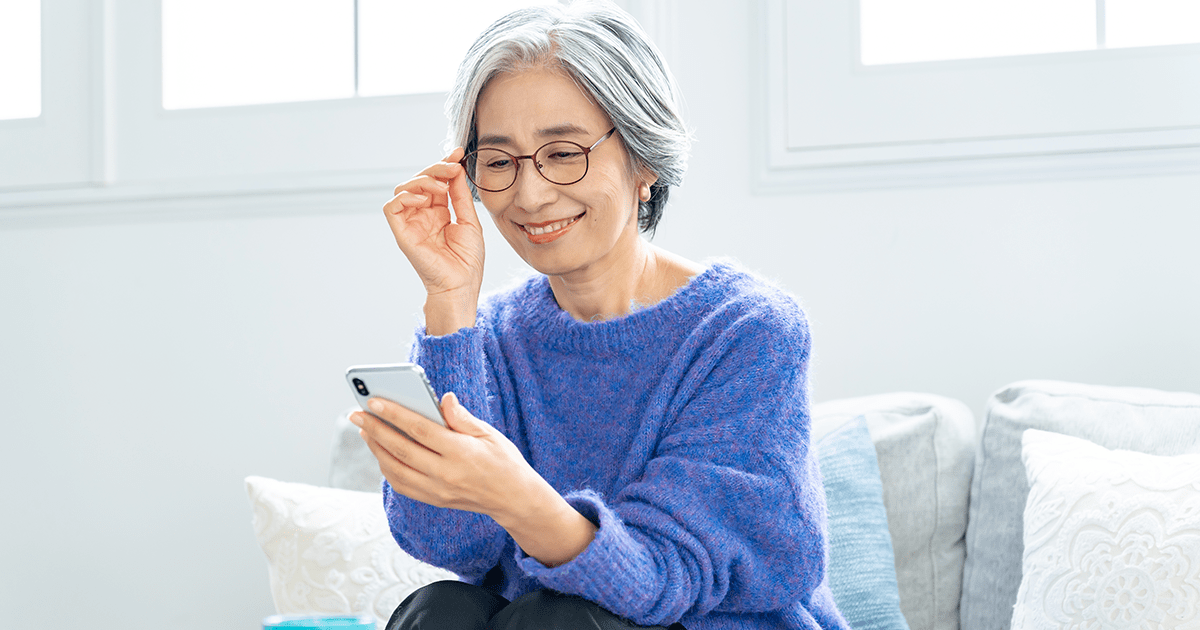 老眼の悩みは「老眼鏡」で解消！メリットや選び方のポイントを解説