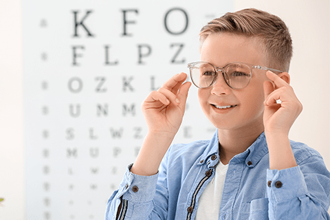 子供と視力検査イメージ