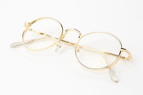 チタンフレームのメガネイメージ